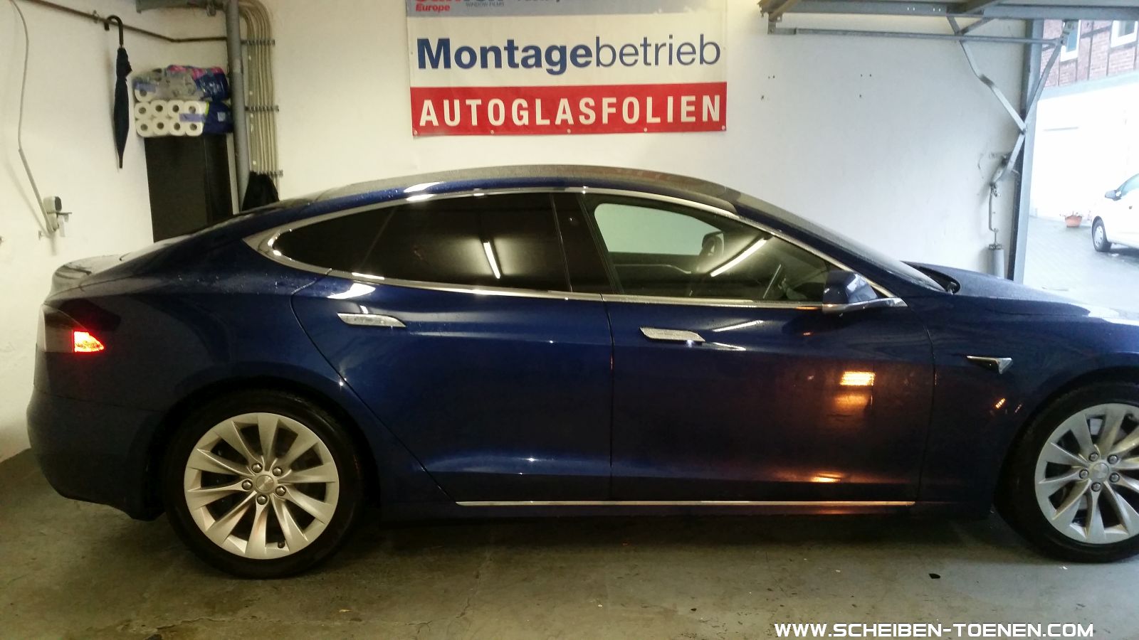 Tesla: Scheiben tönen Düsseldorf / Ratingen